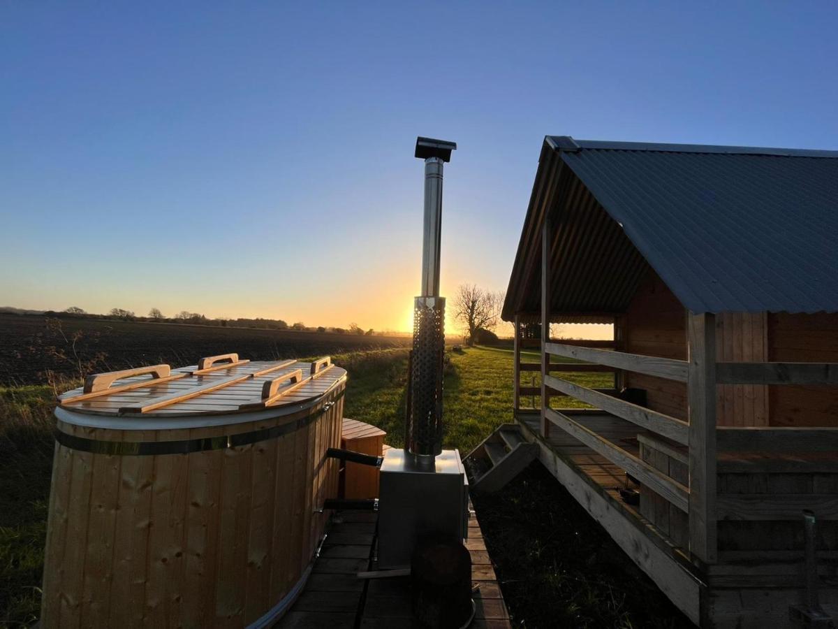 Fen Meadows Glamping - Luxury Cabins And Bell Tents Cambridge  Exterior foto