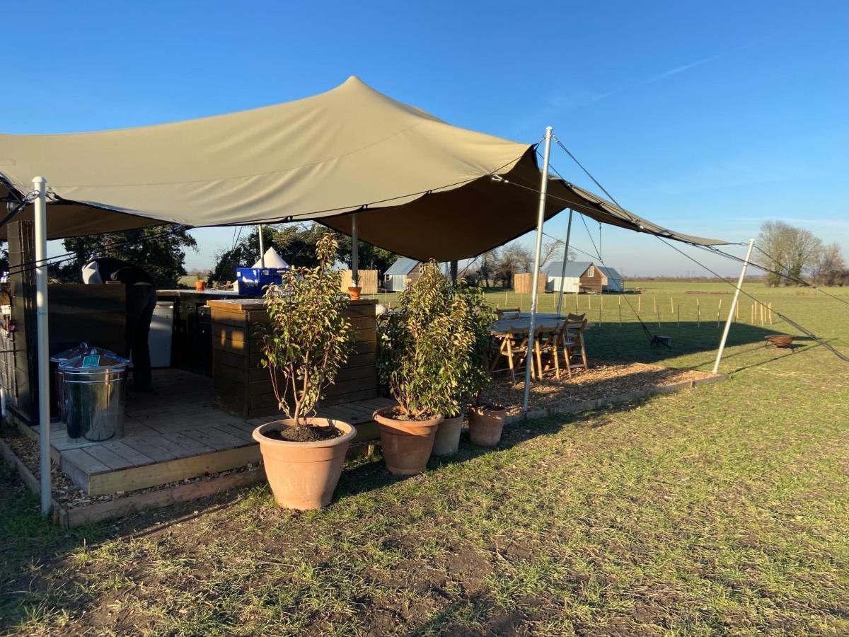 Fen Meadows Glamping - Luxury Cabins And Bell Tents Cambridge  Exterior foto
