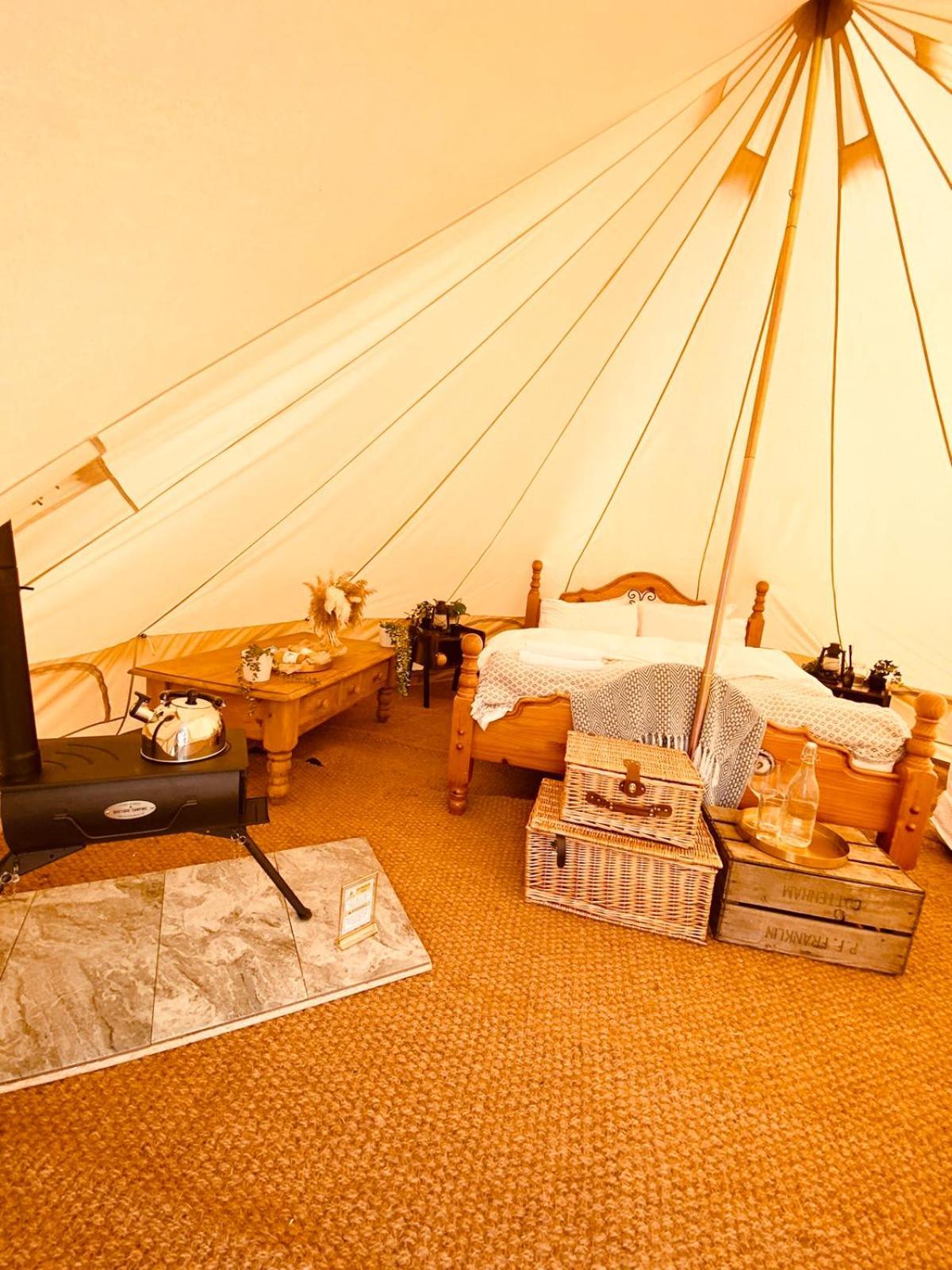 Fen Meadows Glamping - Luxury Cabins And Bell Tents Cambridge  Exterior foto